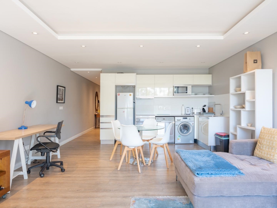 To Let 1 Bedroom Property for Rent in Green Point Western Cape